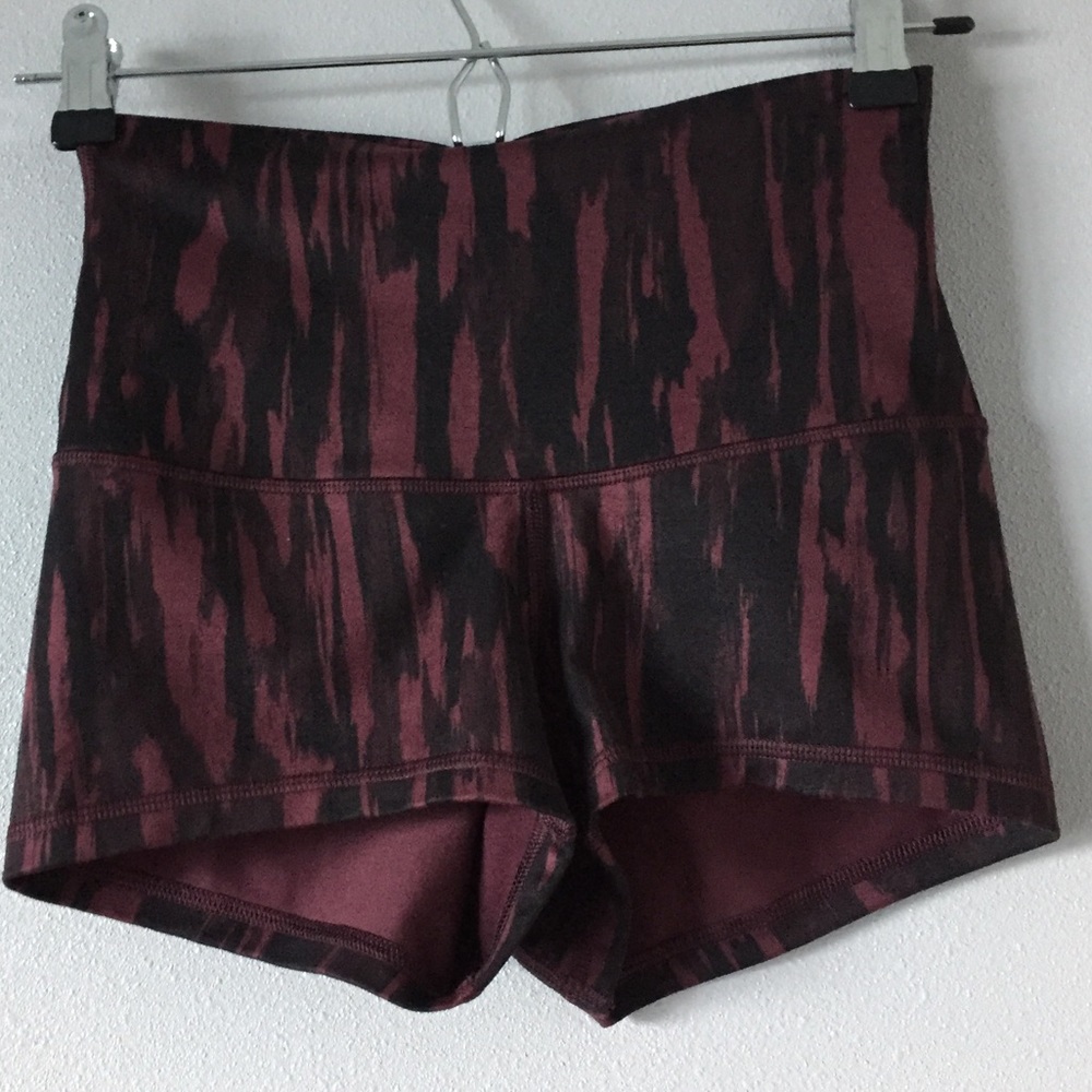 Lululemon High Waist Boogie Shorts Shorts 2"